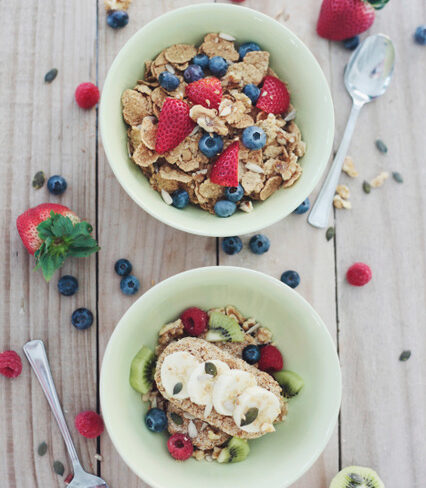 A picture showing Two breakfast dishes showing low FODMAP breakfast ideas. Great for IBS symptoms
